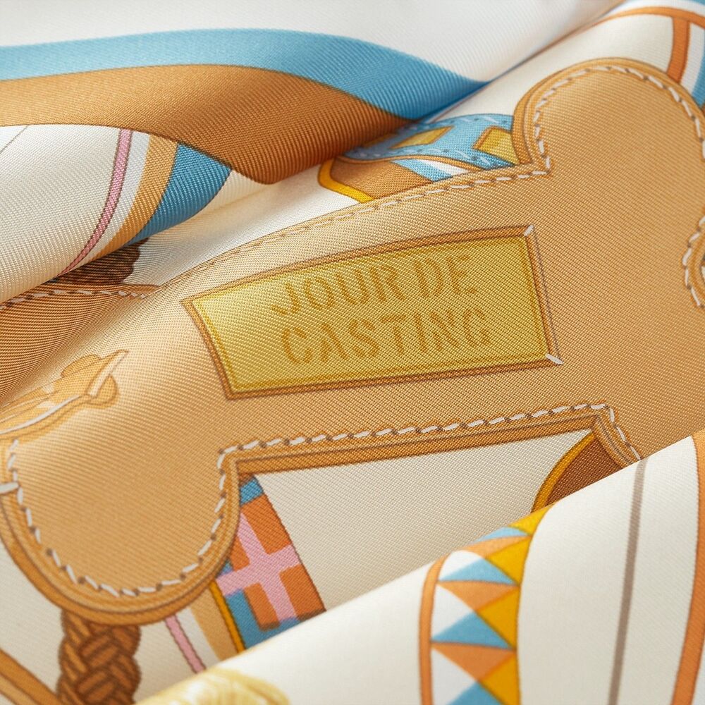 Hermès Gavroche Jules de Casting 45 Detail Scarf White Pink 42x43 cm - Picture 2 of 6